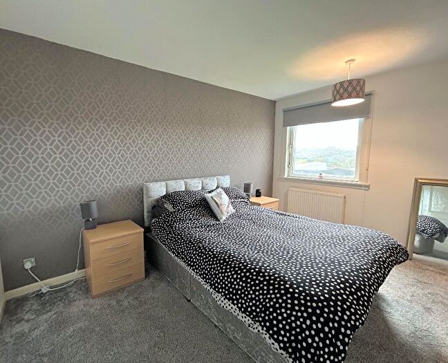 2 Bedroom Flat For Sale In Tiree Place, Hallglen, Falkirk, FK1