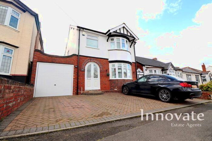 3 Bedroom Detached House To Rent In Oak Barn Road, Halesowen, B62