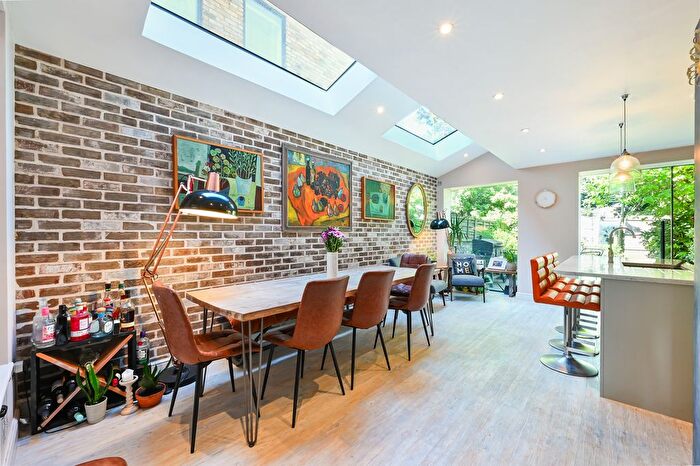 4 Bedroom Property To Rent In Wadham Road, London, SW15