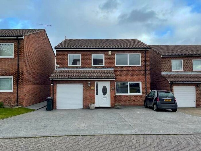 5 Bedroom Detached House To Rent In Copper Beech Close, Gravesend, DA12
