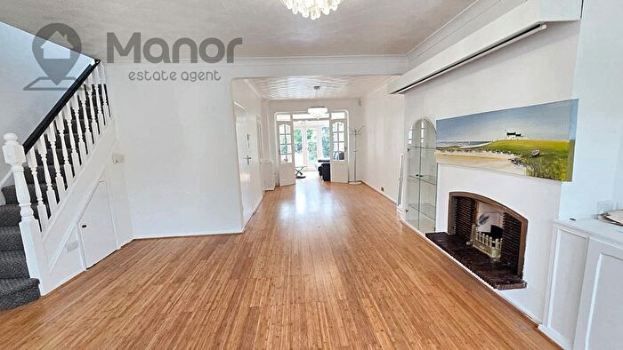 4 Bedroom Semi-Detached House To Rent In Donald Drive, Chadwell Heath, RM6