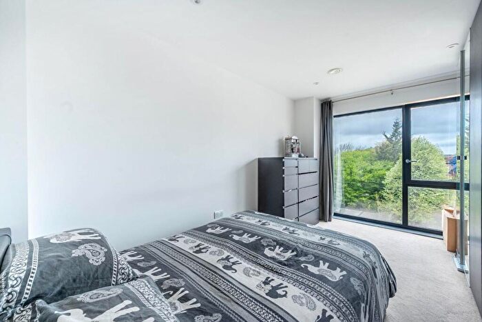 1 Bedroom Flat For Sale In Alexandra Avenue, Rayners Lane, Harrow, HA2