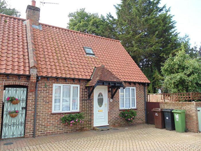 2 Bedroom End Of Terrace House To Rent In Magpie Court, Harleston, IP20