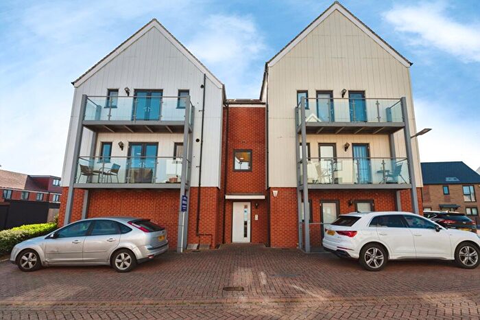 2 Bedroom Flat For Sale In Falcon Avenue, South Ockendon, Essex, RM15