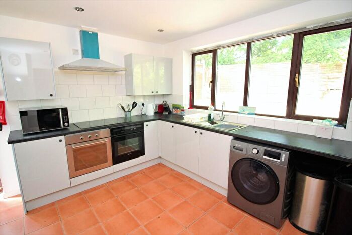 1 Bedroom Semi-Detached House To Rent In Alanbrooke, Gravesend, Kent, DA12