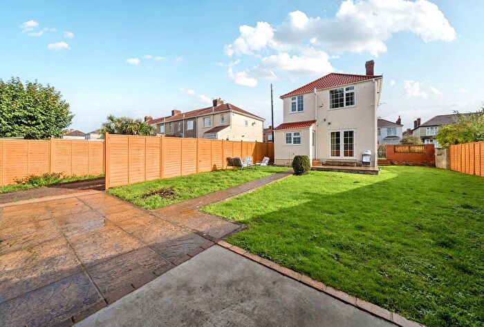 3 Bedroom Detached House For Sale In Charlton Road, Kingswood, Bristol, BS15