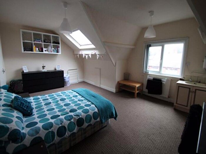 8 Bedroom House To Rent In Manor Terrace, Leeds, LS6