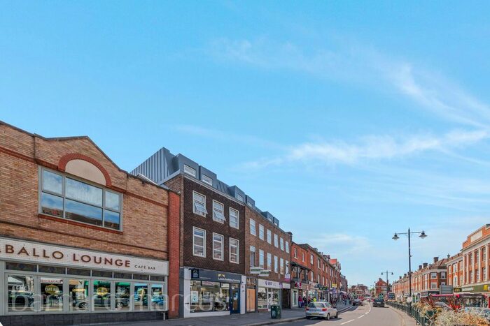 1 Bedroom Flat To Rent In High Street, Epsom, KT19