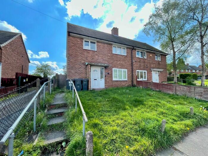 3 Bedroom House To Rent In Kitwell Lane, Bartley Green, B32