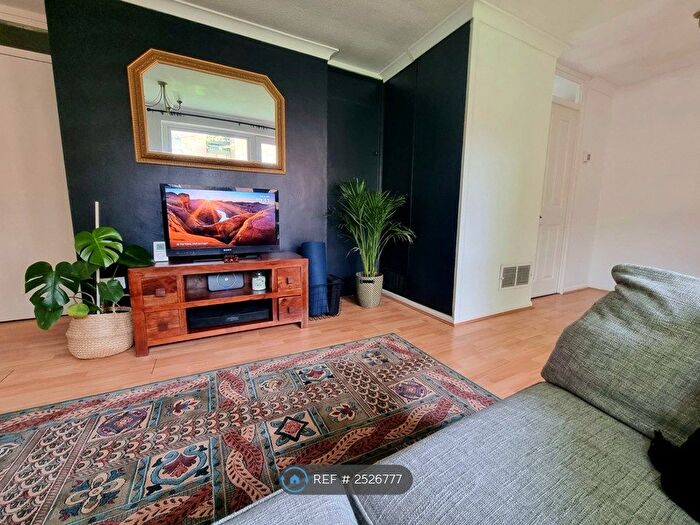 1 Bedroom Flat To Rent In Robert Court, Birmingham, B13