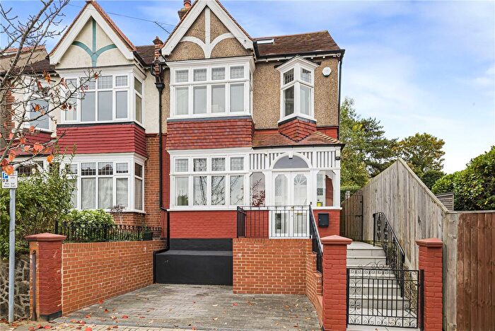 5 Bedroom Semi-Detached House For Sale In Amesbury Road, Bickley, BR1