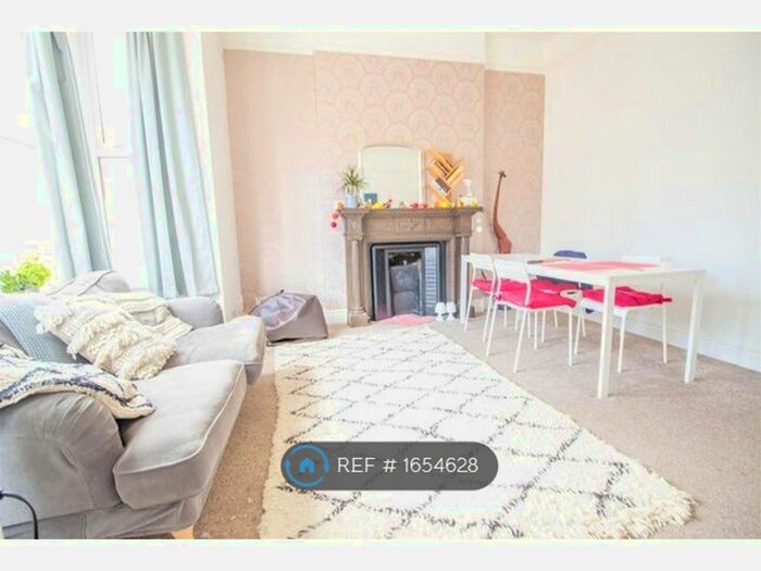 1 Bedroom Flat To Rent In Holly Lodge, Bedford, MK40