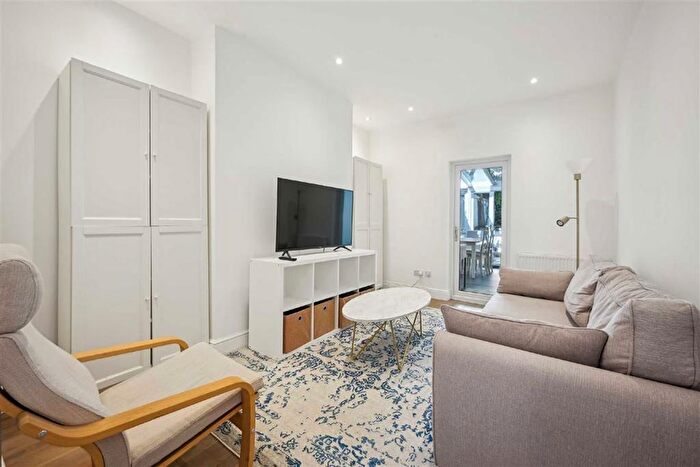 2 Bedroom Flat To Rent In Fawcett Street, South Kensington, SW10