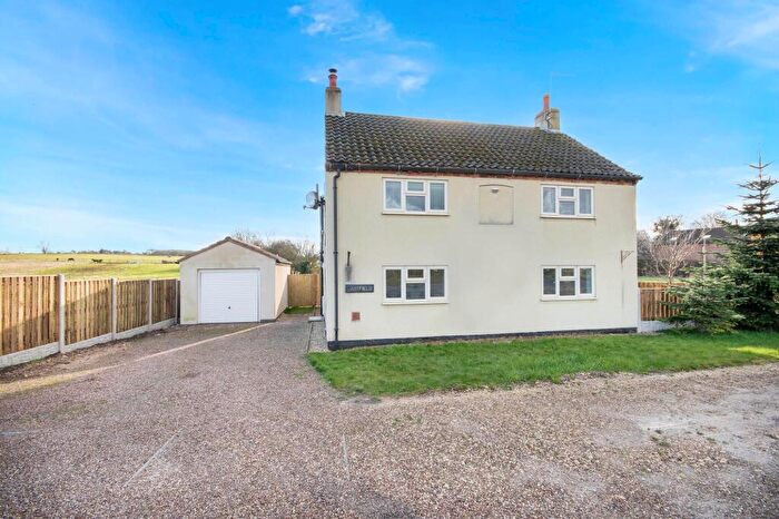 4 Bedroom Detached House To Rent In Gainsborough Road, Everton, DN10