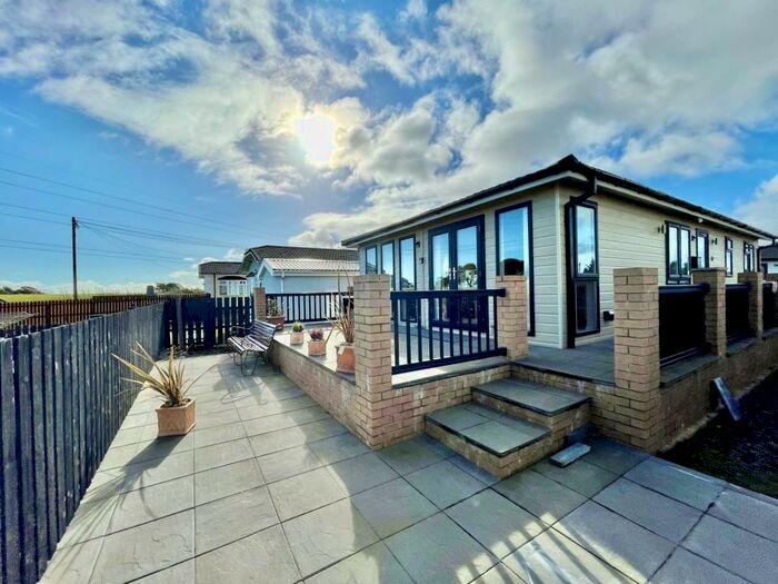 2 Bedroom Bungalow For Sale In Heatherbank Park, Neilston, G78