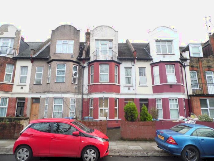 Studio To Rent In Victoria Road, London, N18