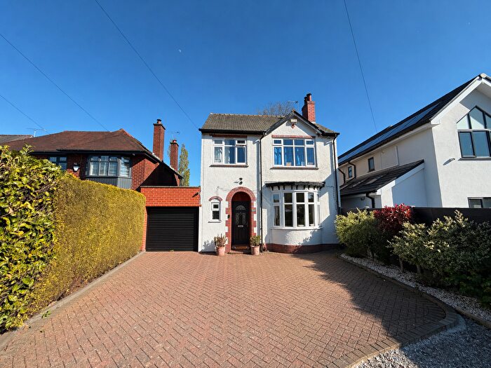 3 Bedroom Detached House For Sale In Bromsgrove Road, Hunnington, Halesowen, B62