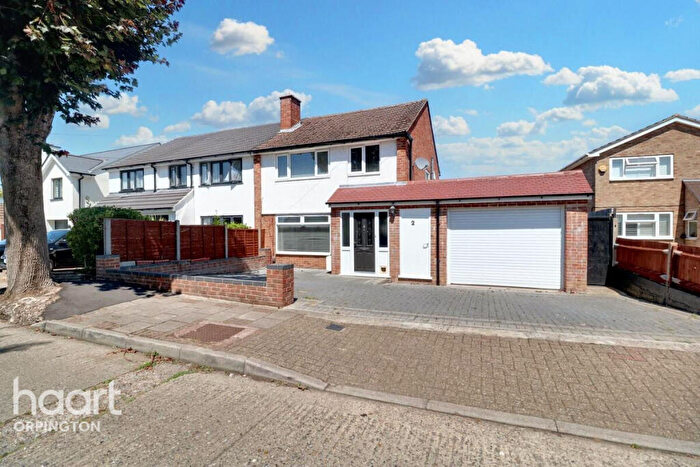 4 Bedroom Semi-Detached House For Sale In Alma Road, Orpington, BR5