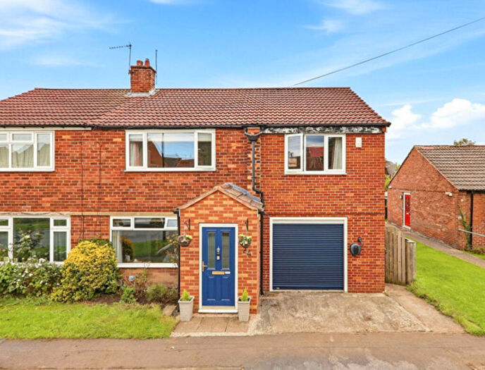 4 Bedroom Semi Detached House For Sale In Myerscroft, Otley, LS21