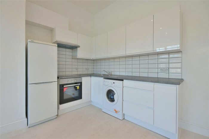 1 Bedroom Flat To Rent In Gainsborough Road, Woodside Park, N12