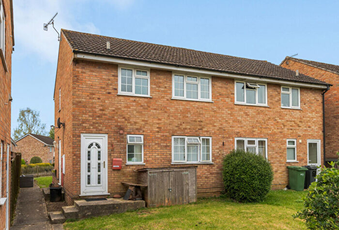 1 Bedroom Maisonette For Sale In Hawthorn Rise, Stroud, Gloucestershire, GL5
