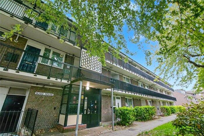 2 Bedroom Apartment For Sale In Beaumont Grove, London, E1
