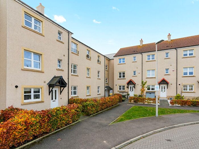 2 Bedroom Flat To Rent In Wymet Gardens, Dalkeith, Midlothian, EH22