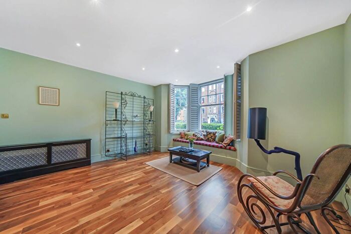 1 Bedroom Flat To Rent In Beaufort Mansions, Chelsea, London, SW3