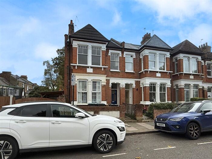 2 Bedroom Flat For Sale In Elmhurst Road, Tottenham, London, N17