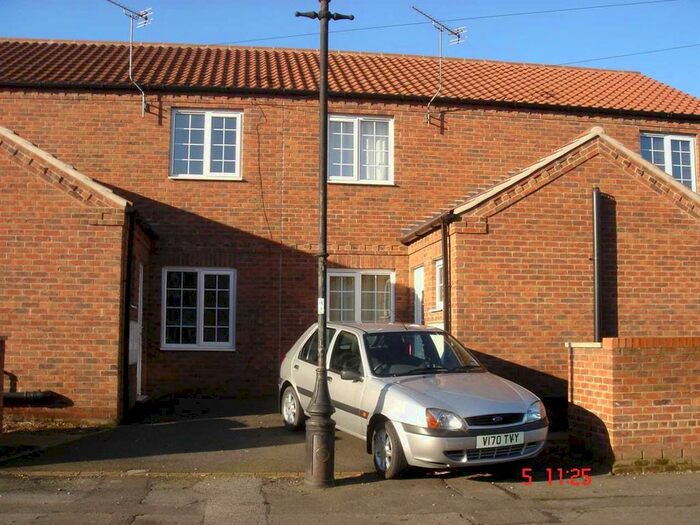 2 Bedroom Town House To Rent In The Crofts, Scunthorpe, DN16
