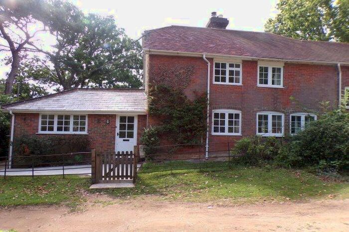 2 Bedroom Cottage To Rent In Pikes Hill, Lyndhurst, SO43