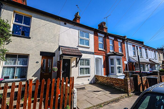 2 Bedroom Terraced House For Sale In Park Street, Westcliff-On-Sea, SS0