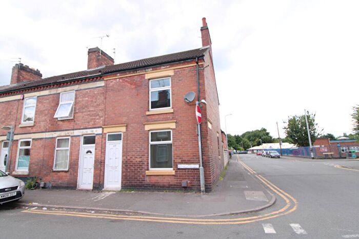 3 Bedroom Terraced House To Rent In Oak Street, Staffordshire, Burton Upon Trent, DE14