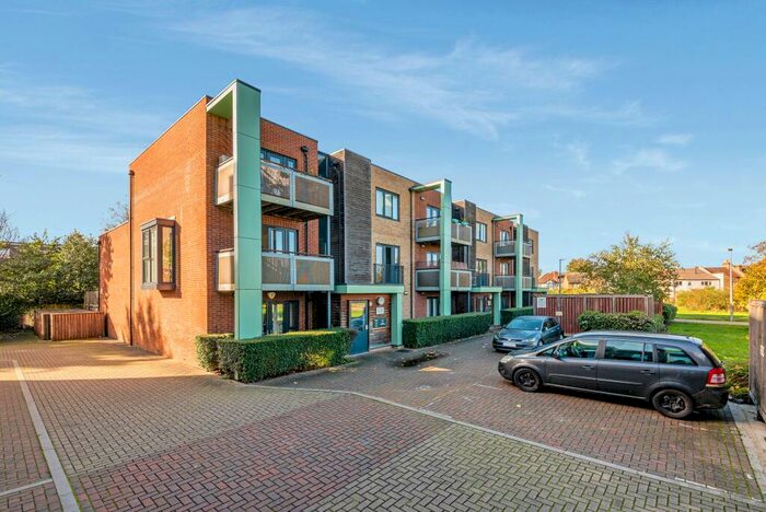 2 Bedroom Apartment To Rent In Aventine Avenue, Mitcham, CR4