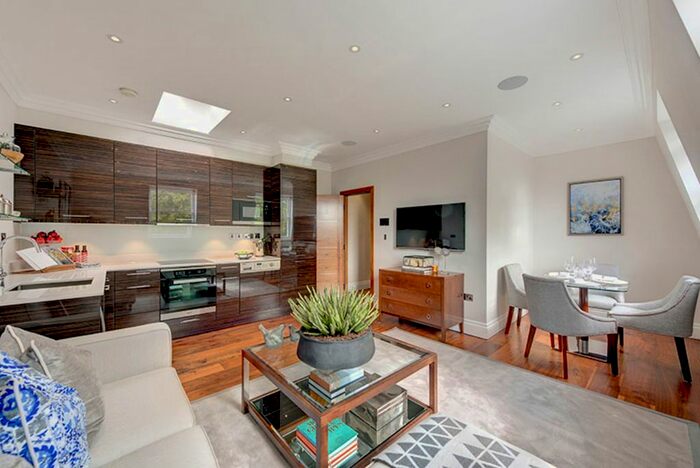 2 Bedroom Flat To Rent In Kensington Gardens Square, London, W2