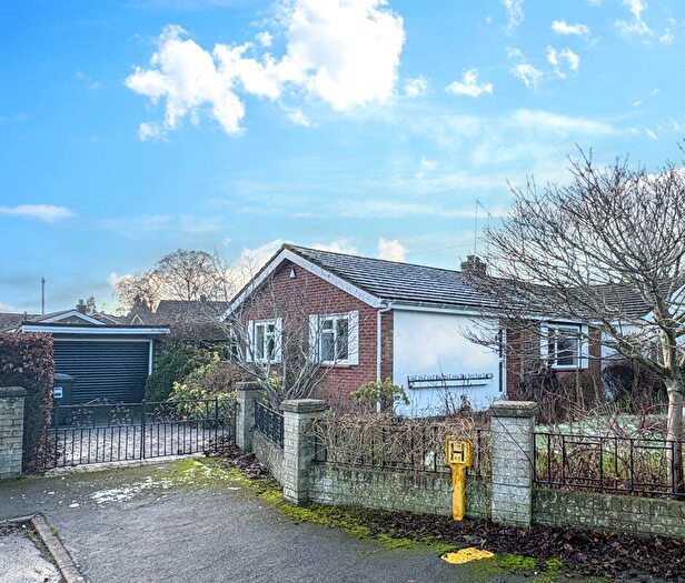 2 Bedroom Semi-Detached House For Sale In David Avenue, Louth, LN11