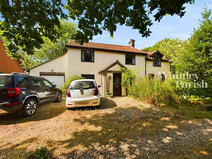 4 Bedroom Detached House For Sale In Norwich Road, Besthorpe, Attleborough, NR17