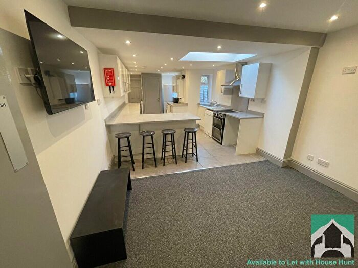 6 Bedroom Terraced House To Rent In Tiverton Road, Birmingham, B29