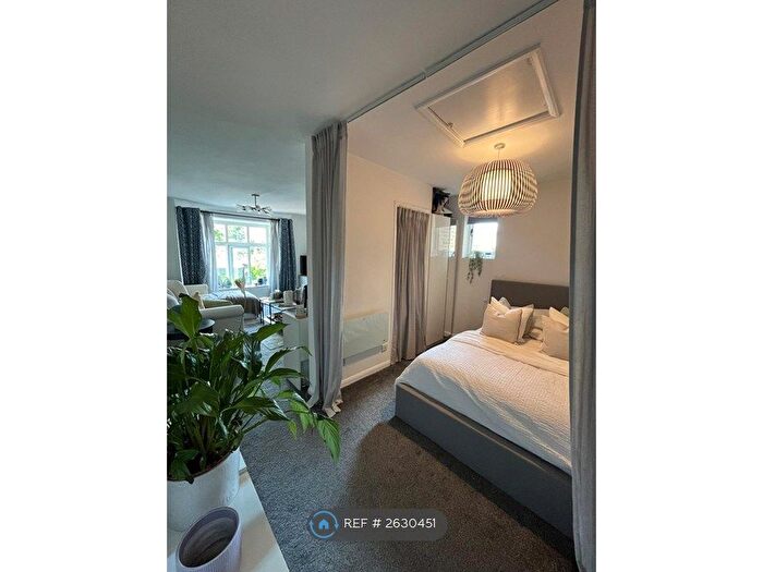 1 Bedroom Flat To Rent In Jacob Yard, Faversham, ME13