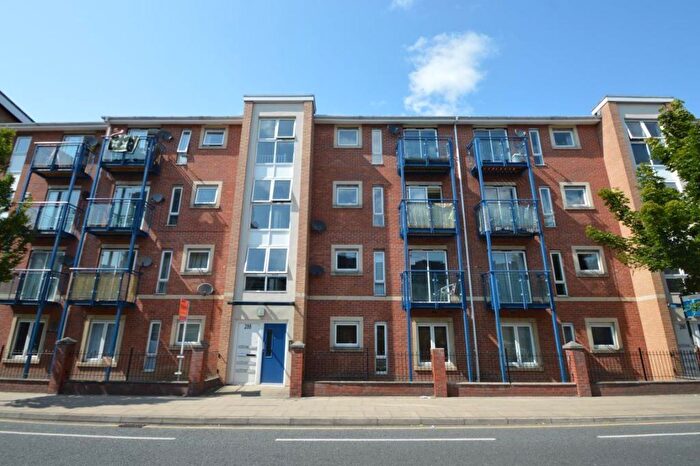 2 Bedroom Apartment To Rent In Stretford Road, Hulme, M15