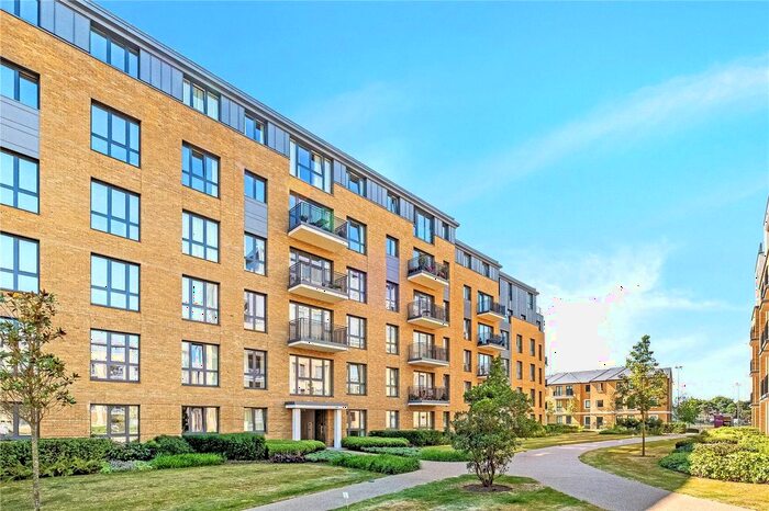 2 Bedroom Flat To Rent In Pinewood Gardens, Teddington, TW11