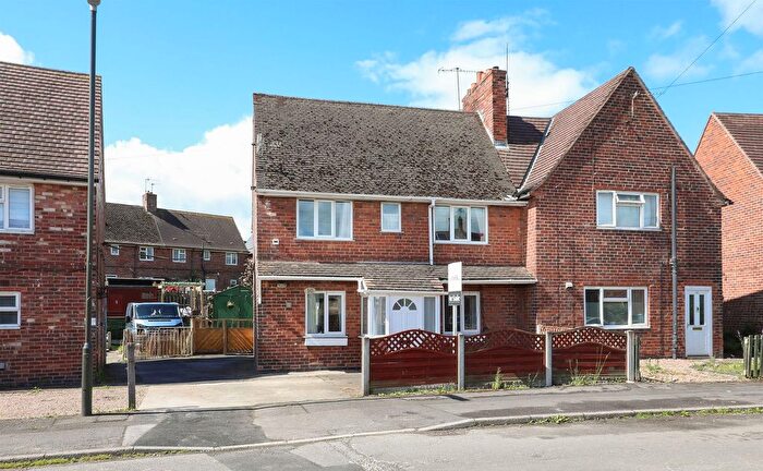 3 Bedroom Semi-Detached House For Sale In St. Johns Road, Staveley, S43