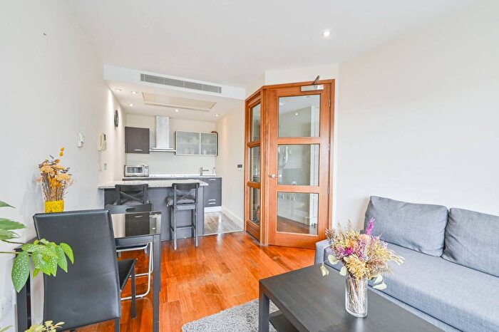 1 Bedroom Flat To Rent In Praed Street, Paddington, London, W2