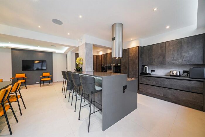 5 Bedroom Detached House For Sale In Ashley Lane, Hendon, NW4