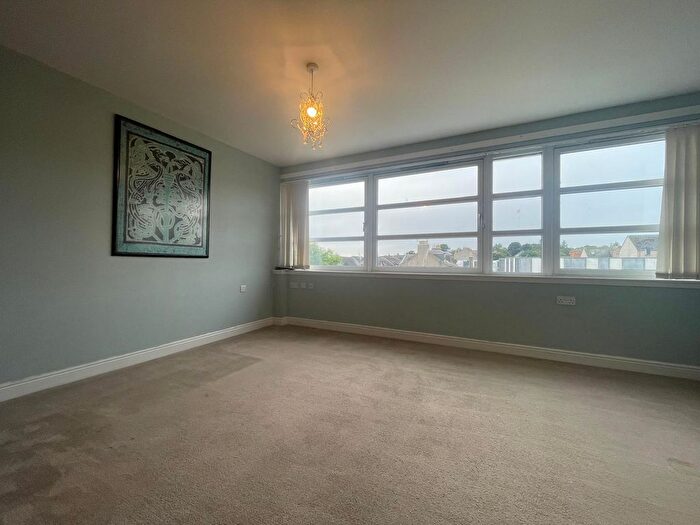 2 Bedroom Flat To Rent In Kittybrewster Square, Aberdeen, AB25