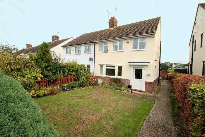 3 Bedroom Property To Rent In Chiltern Avenue, Edlesborough, Buckinghamshire, LU6