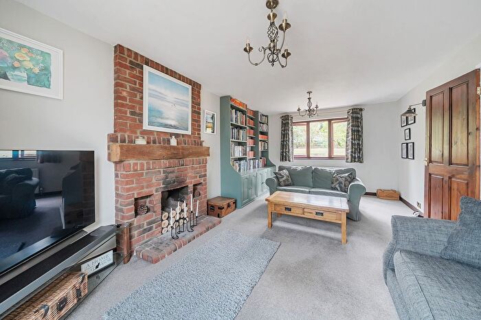 3 Bedroom Detached House For Sale In Waterstock, Oxford, OX33