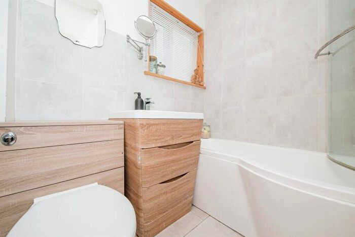 3 Bedroom Semi-Detached House For Sale In Whitton Church Lane, Ipswich, IP1