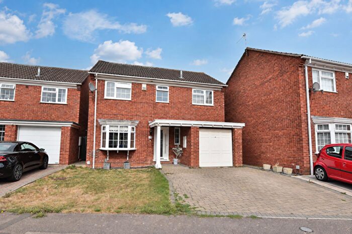 4 Bedroom Detached House For Sale In Phoenix Close, Leighton Buzzard, LU7