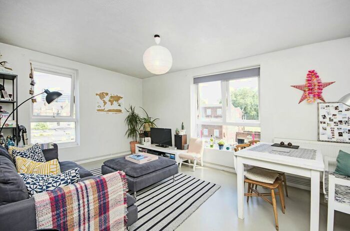 1 Bedroom Flat To Rent In Lansdowne Drive, London Fields, London, E8